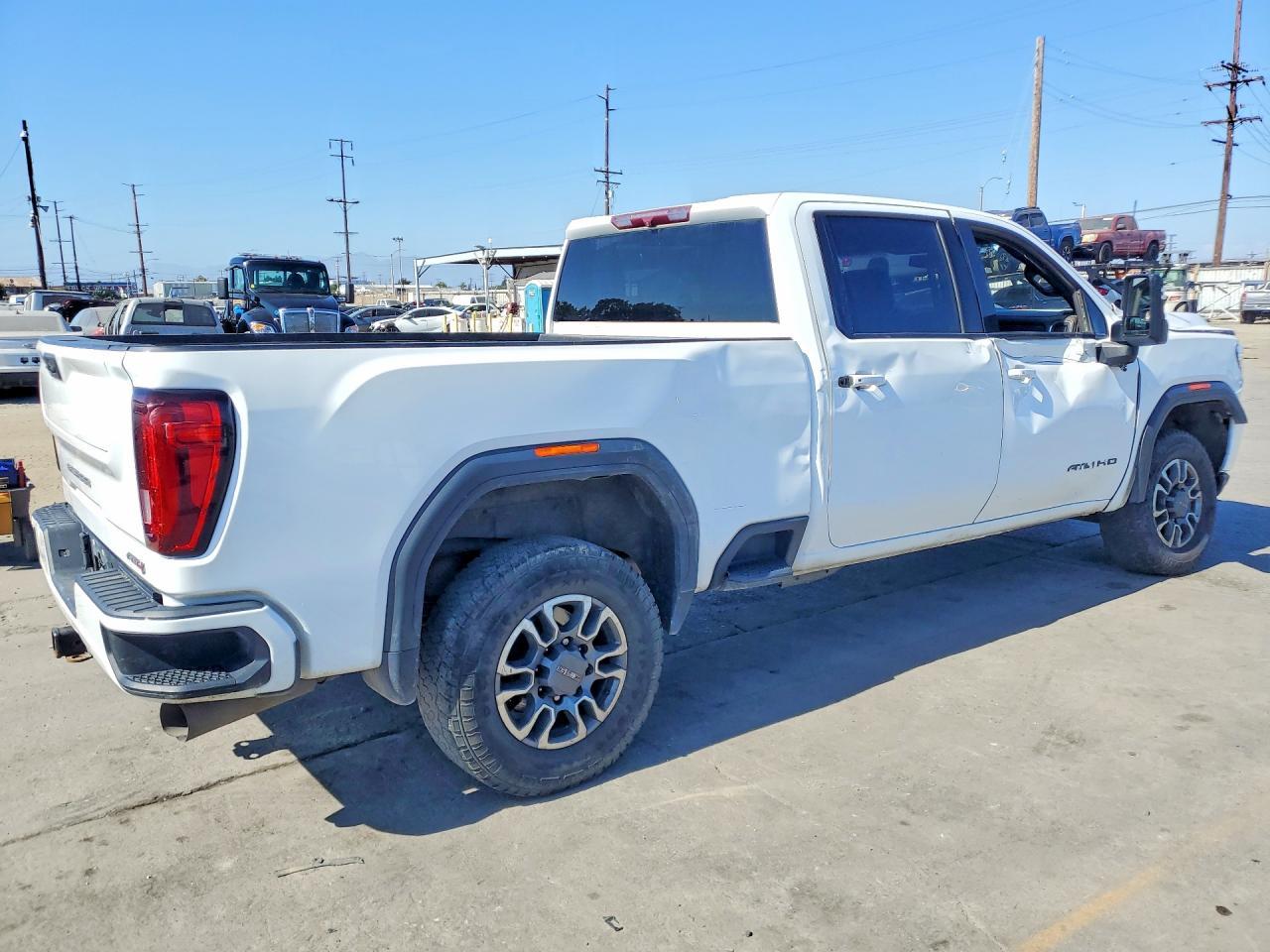 2022 GMC Sierra K2500 At4 - Image 3