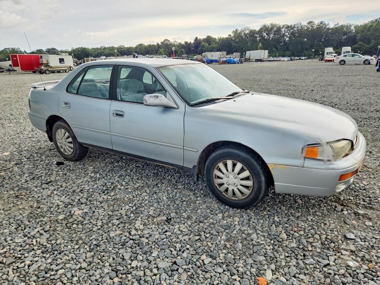 1995 Toyota Camry Le - Image 4
