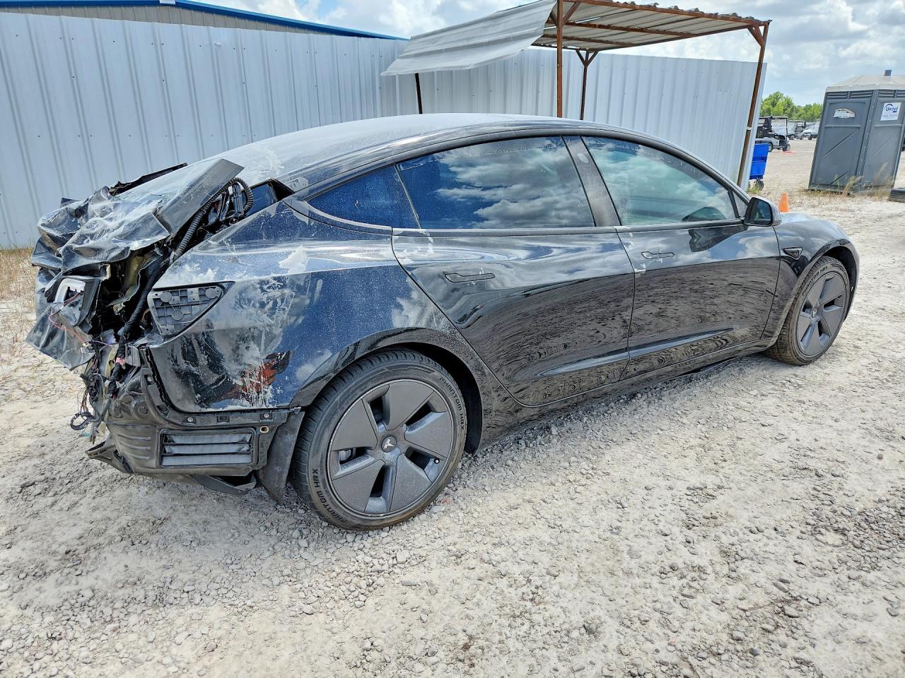 2023 Tesla Model 3 - Фото 3