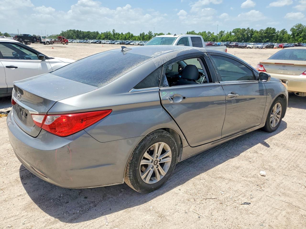 2013 Hyundai Sonata Gls - Image 3