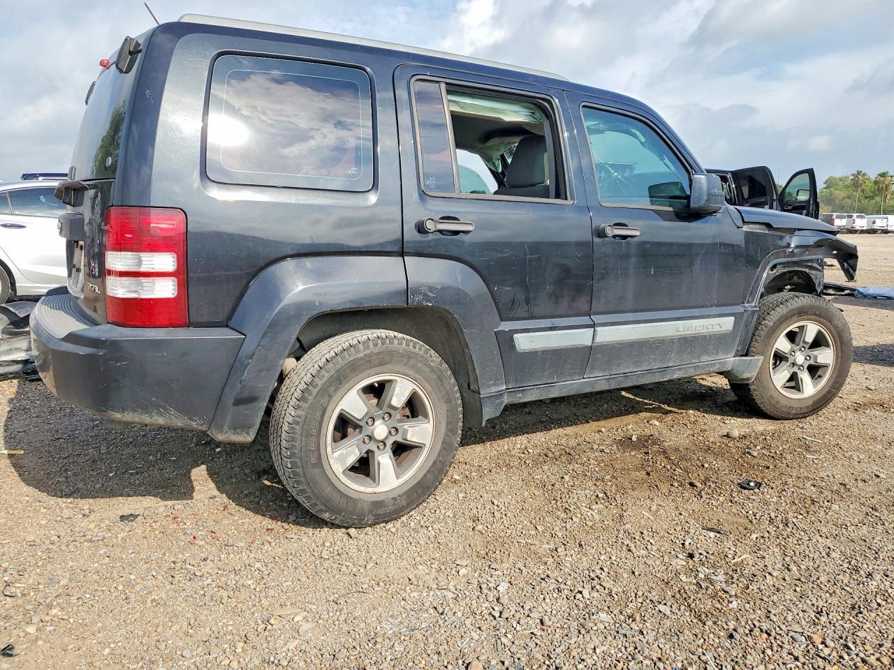 2008 Jeep Liberty Sport - Image 3