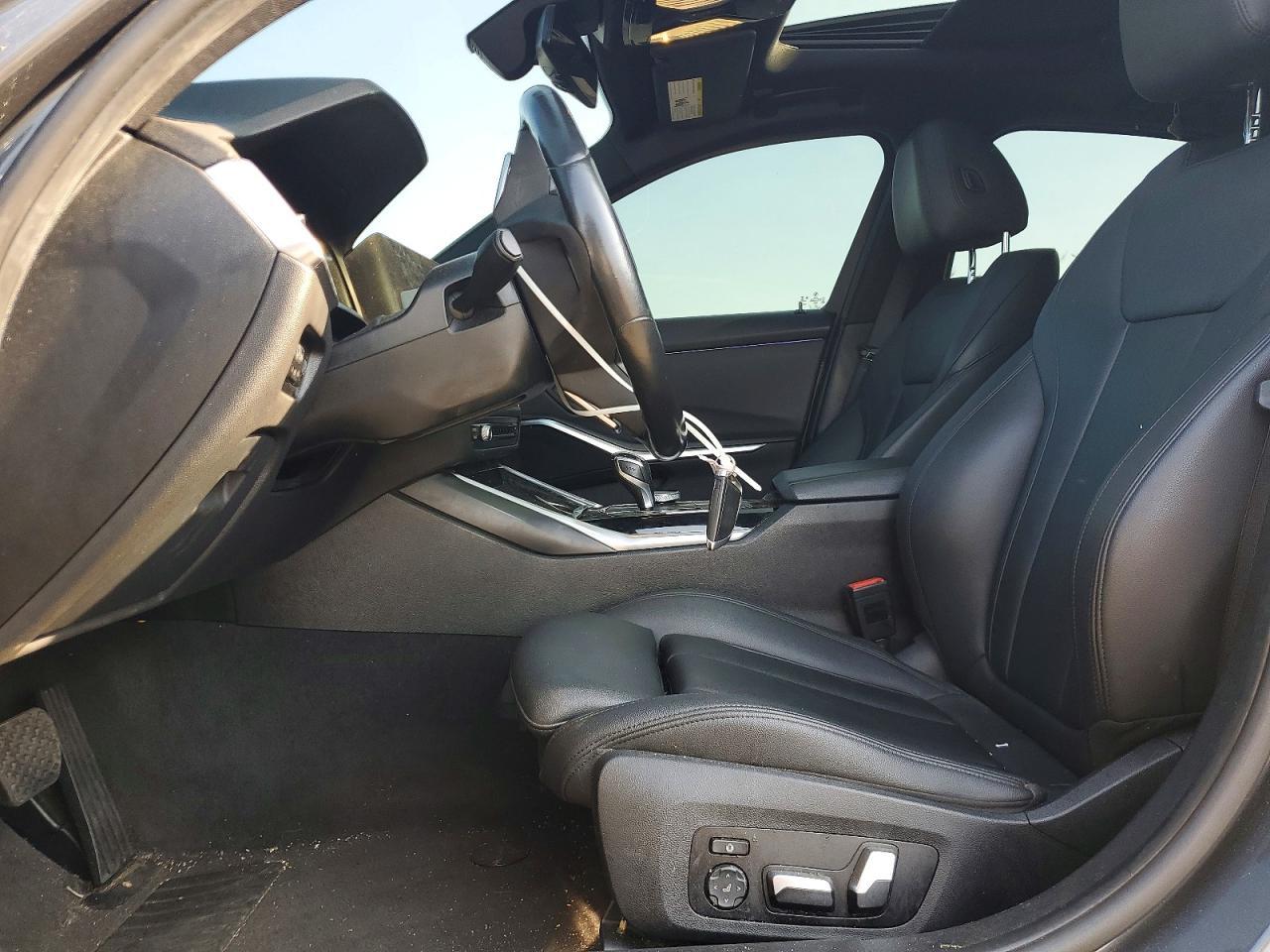 2019 BMW 330Xi - Фото 7