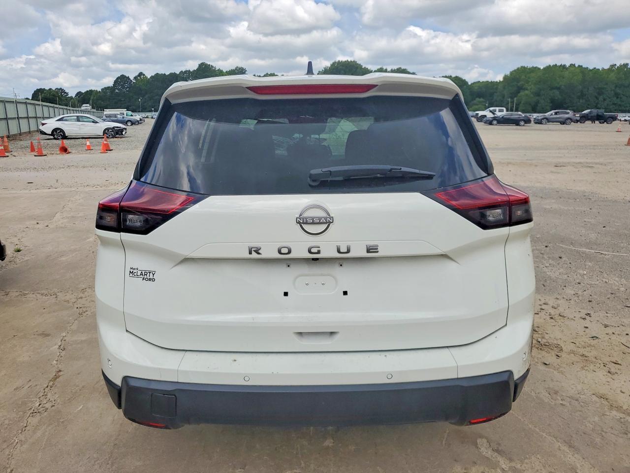 2024 Nissan Rogue S - Image 6