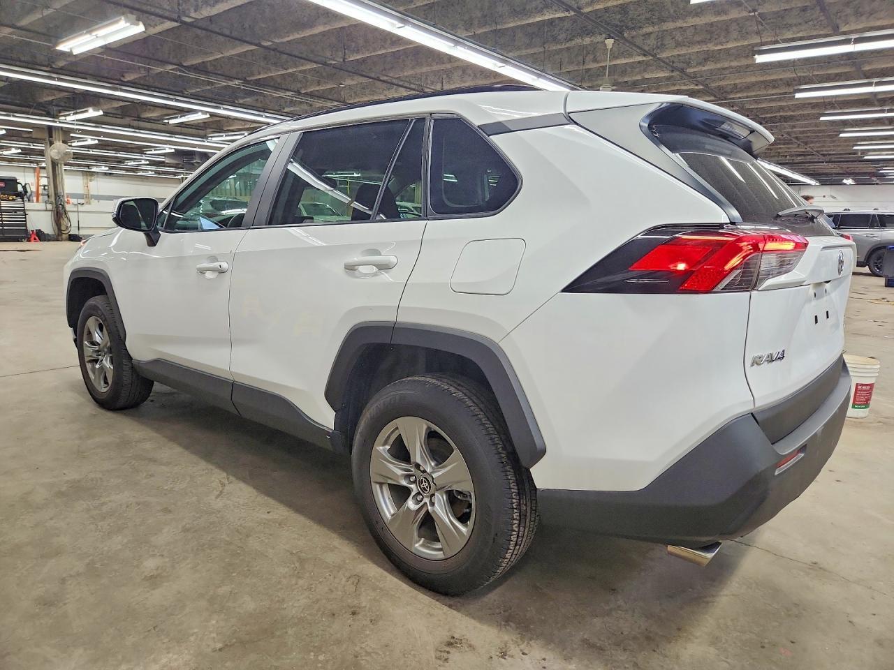 2024 Toyota Rav4 Xle - Фото 2