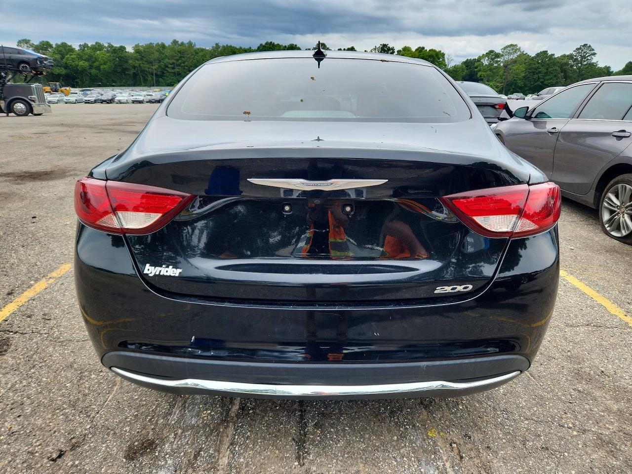 2016 Chrysler 200 Limited - Image 6