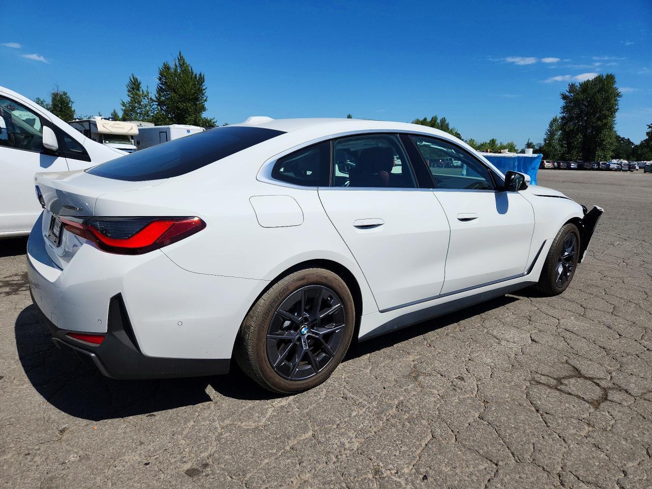2025 BMW I4 Edrive 40 - Image 3