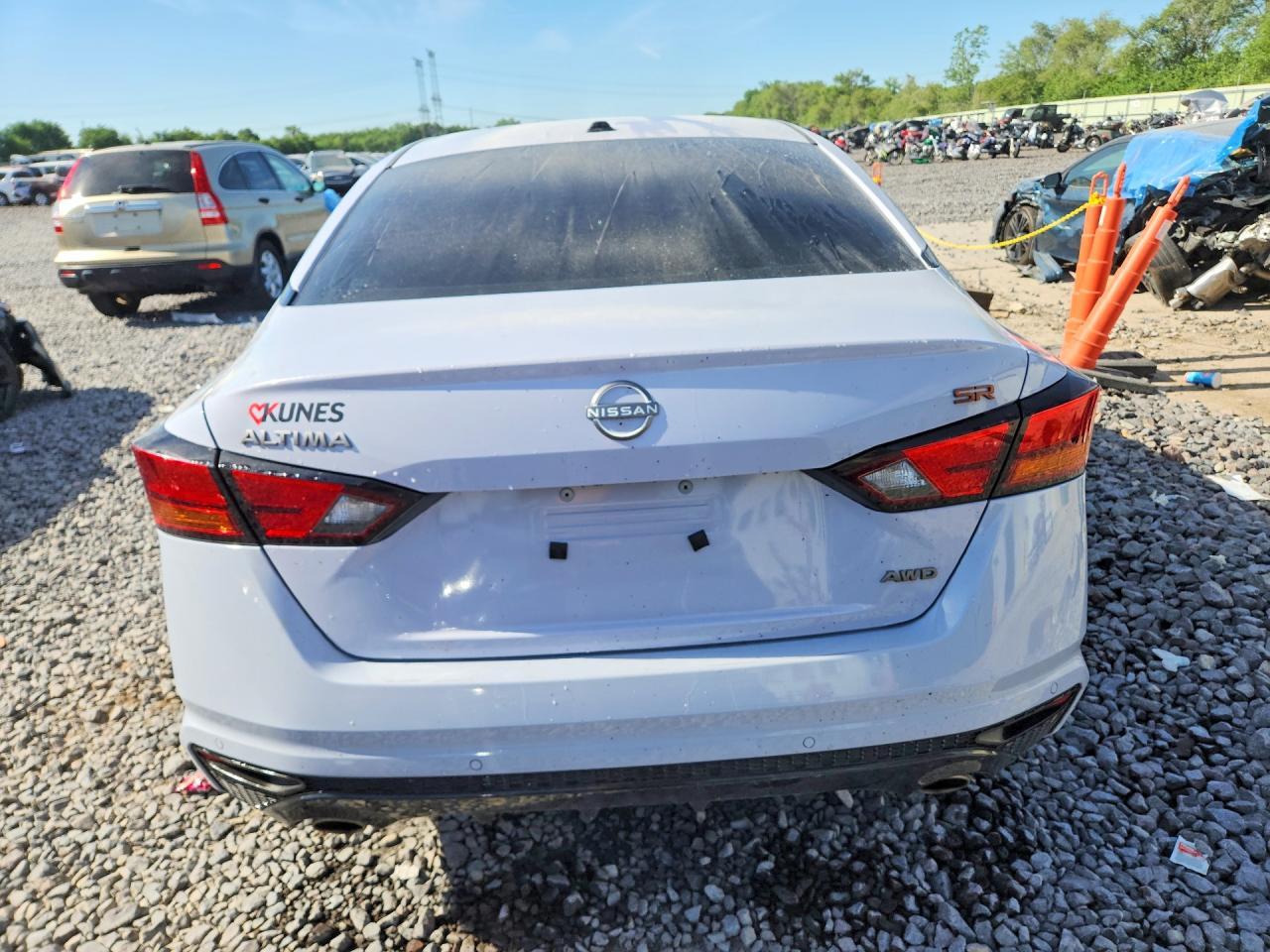 2024 Nissan Altima Sr - Фото 6