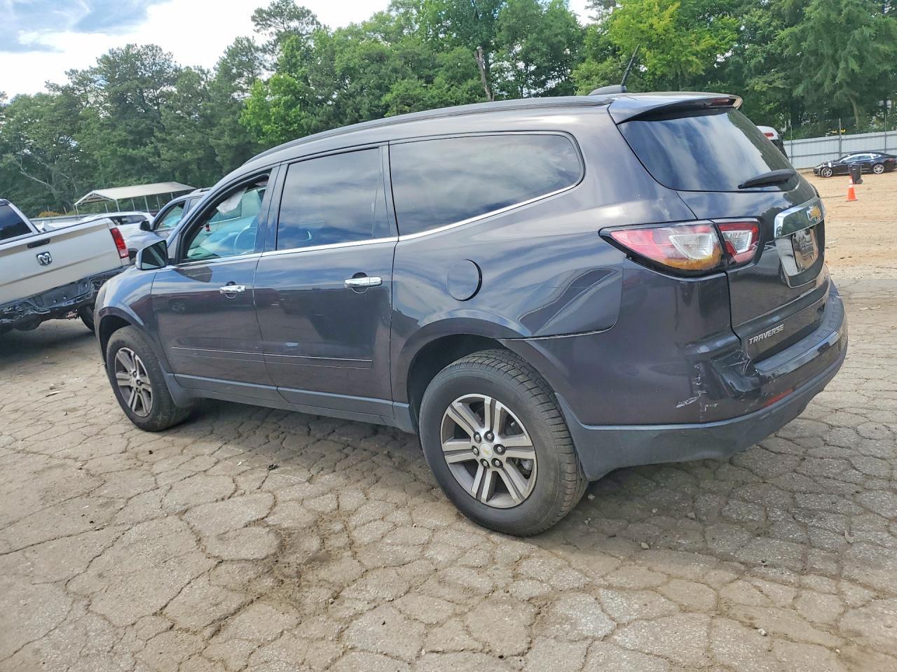 2017 Chevrolet Traverse Lt - Image 2