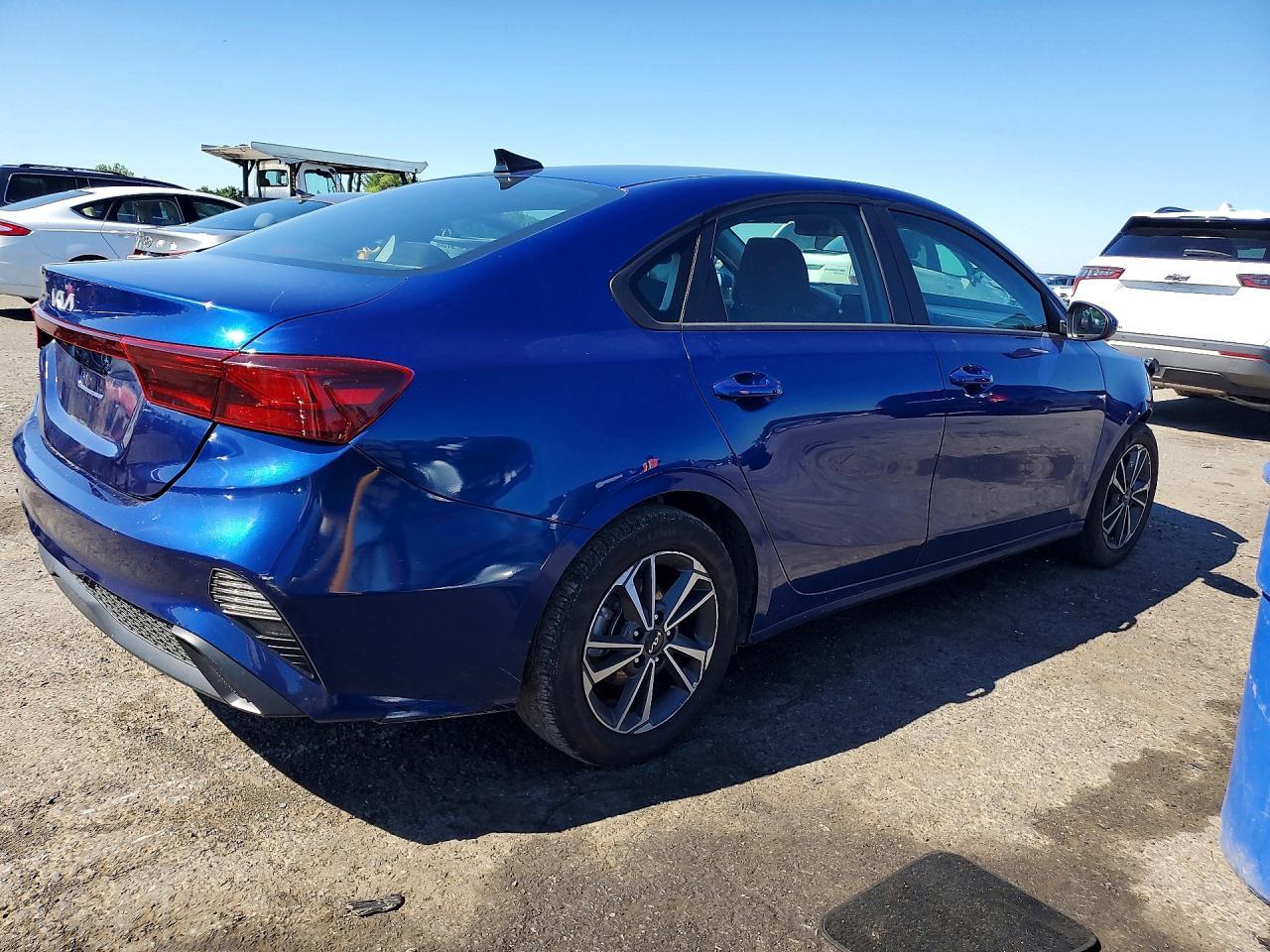 2024 Kia Forte Lxs - Image 3