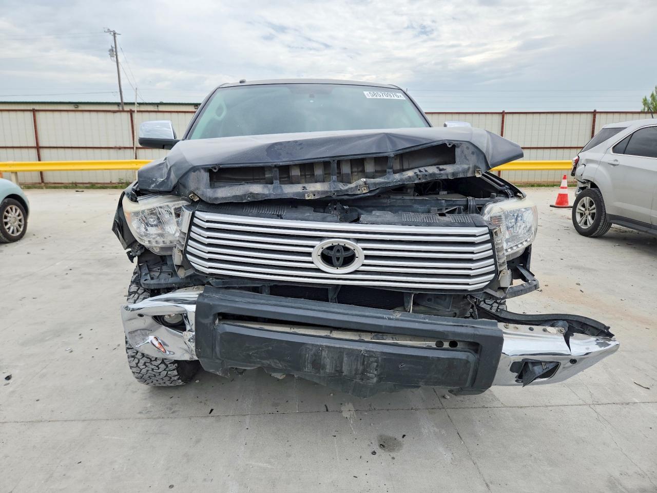 2017 Toyota Tundra Crewmax Limited - Фото 5