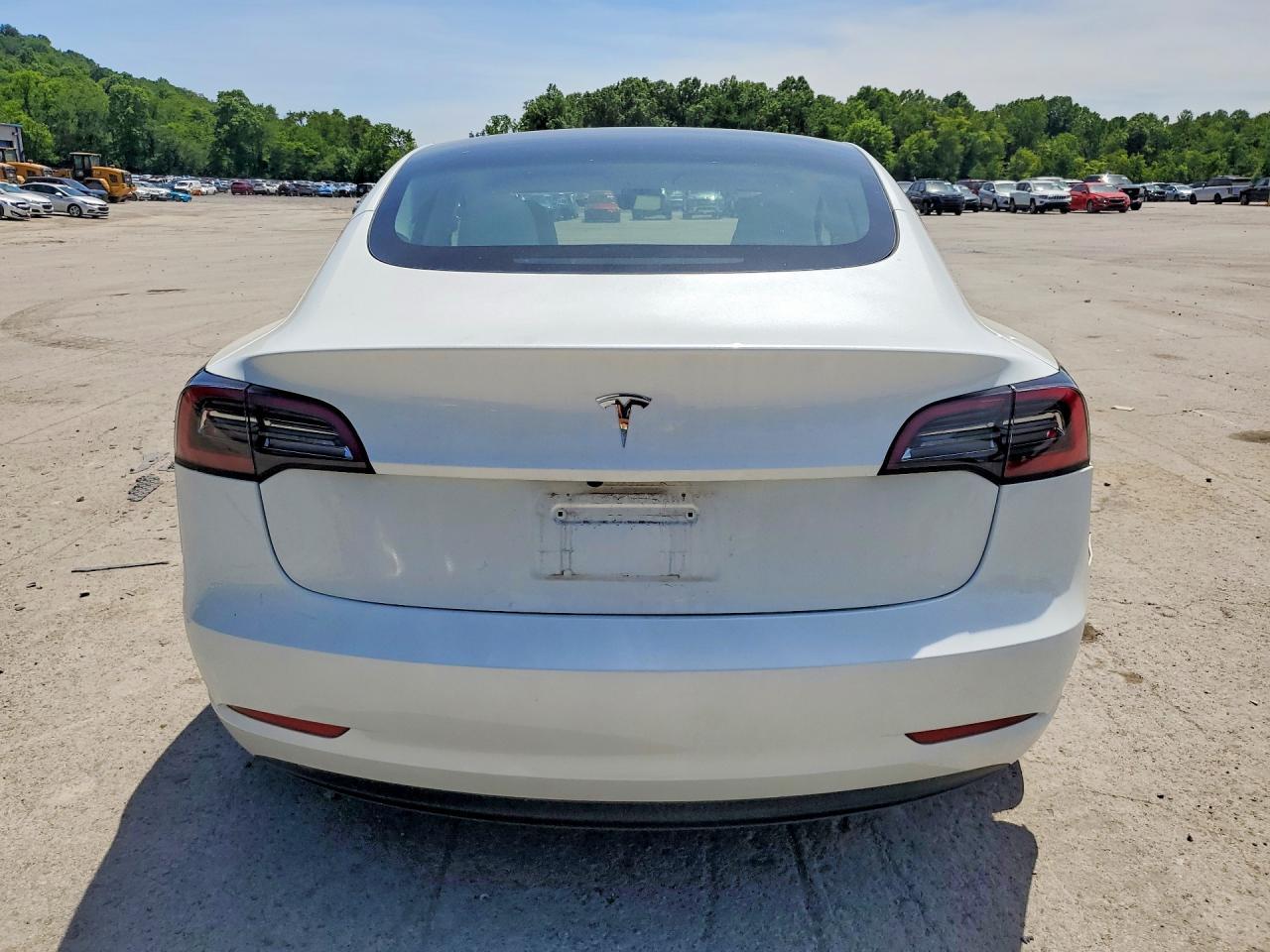 2023 Tesla Model 3 - Фото 6