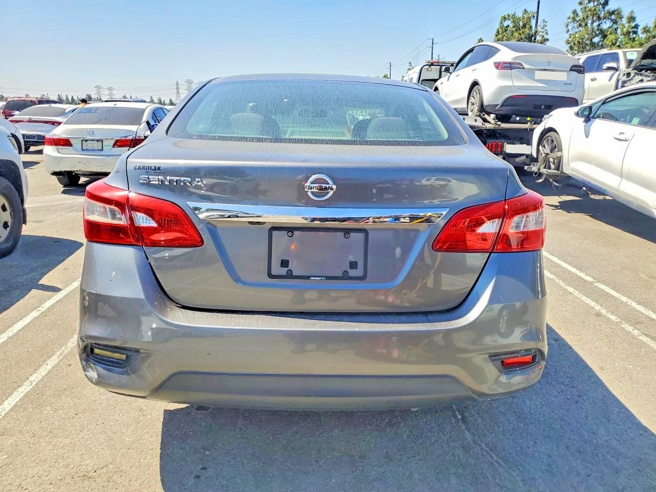 2018 Nissan Sentra S - Фото 6