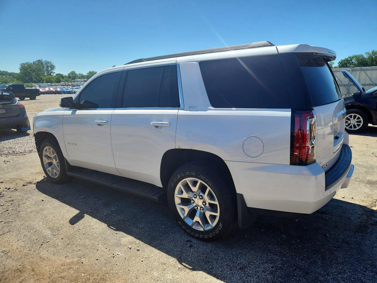 2016 GMC Yukon Slt - Фото 2