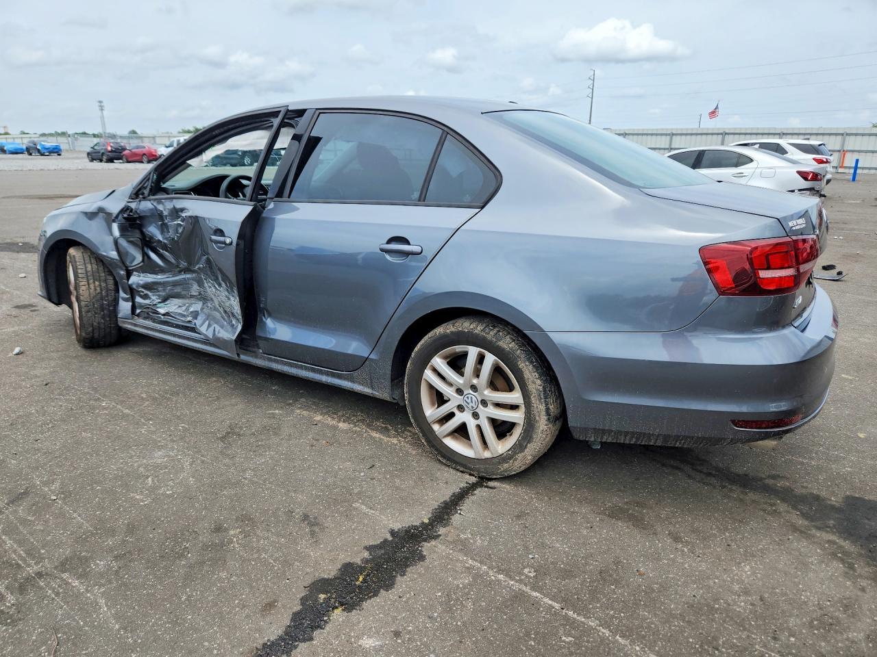 2018 Volkswagen Jetta S - Фото 2