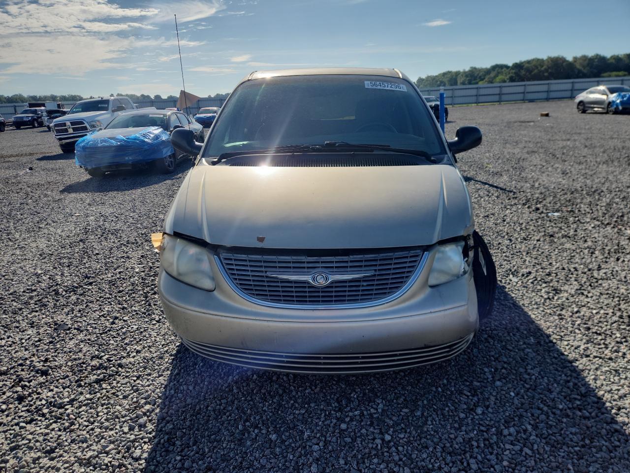 2001 Chrysler Town & Country Lx - Image 5