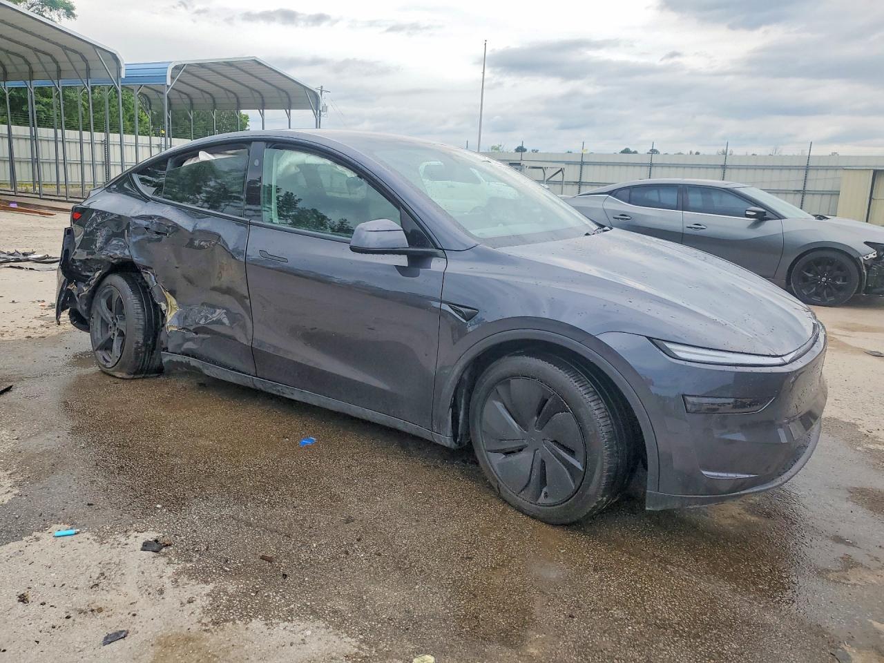 2026 Tesla Model Y - Фото 4