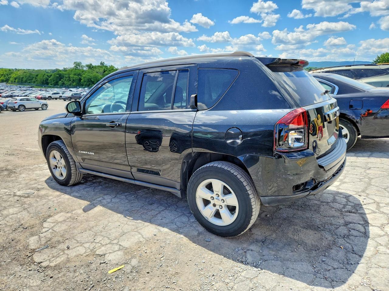 2016 Jeep Compass Latitude - Image 2