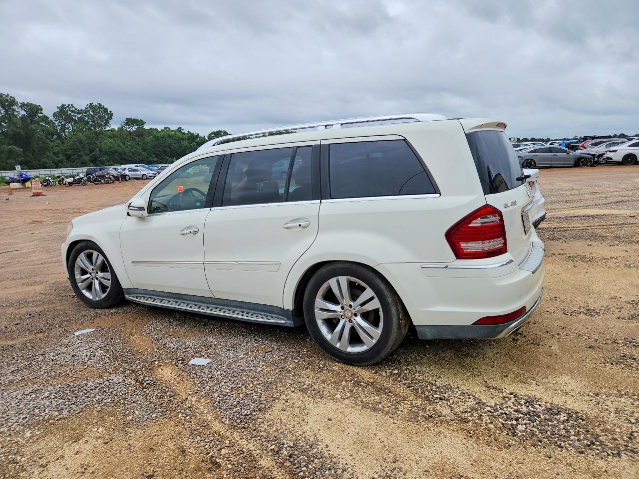 2012 Mercedes-Benz Gl 450 4Matic - Image 2