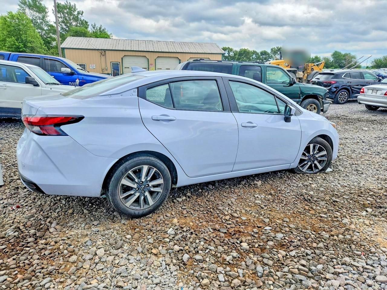 2025 Nissan Versa Sv - Image 3