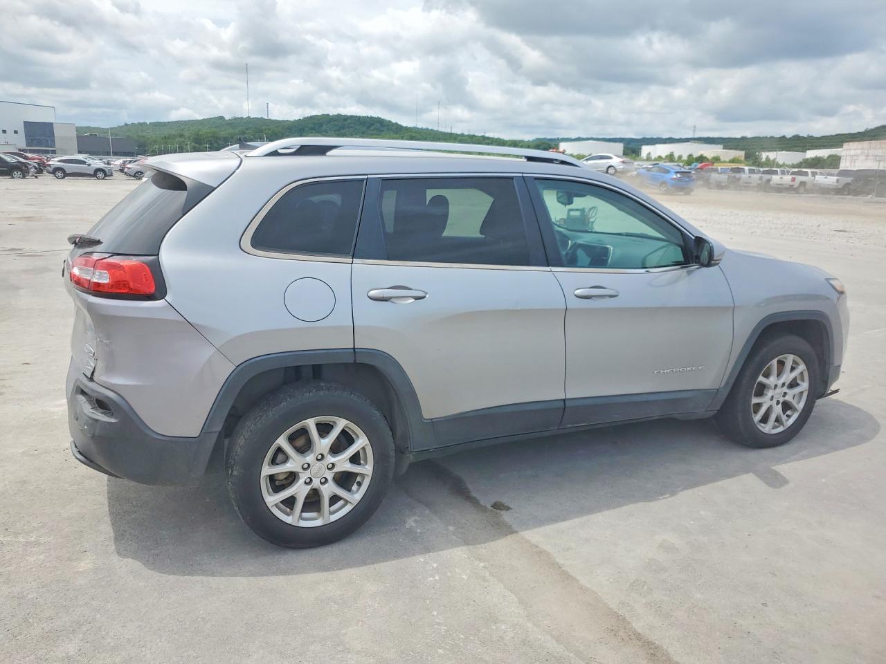 2016 Jeep Cherokee Latitude - Фото 3