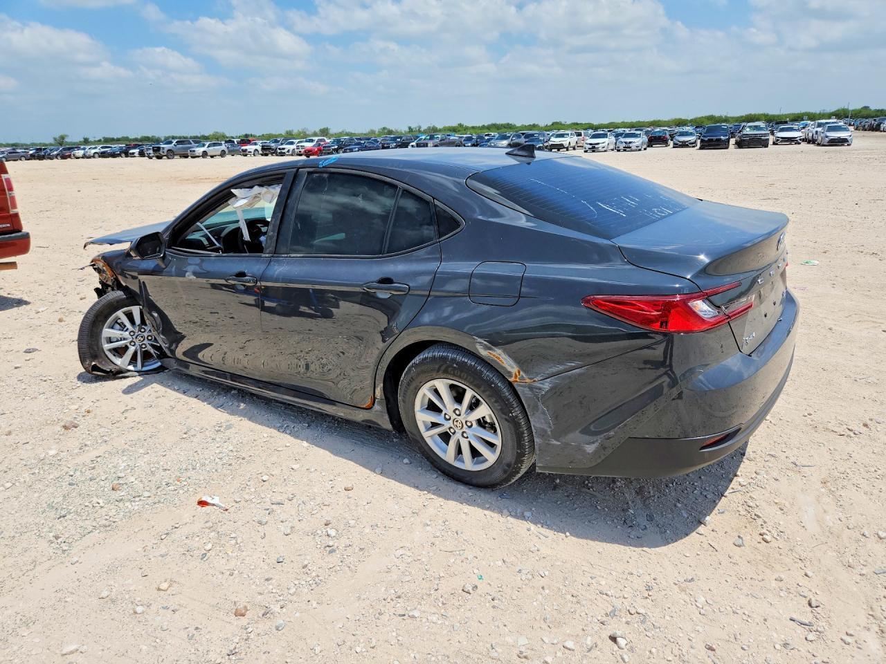 2026 Toyota Camry Le - Фото 2
