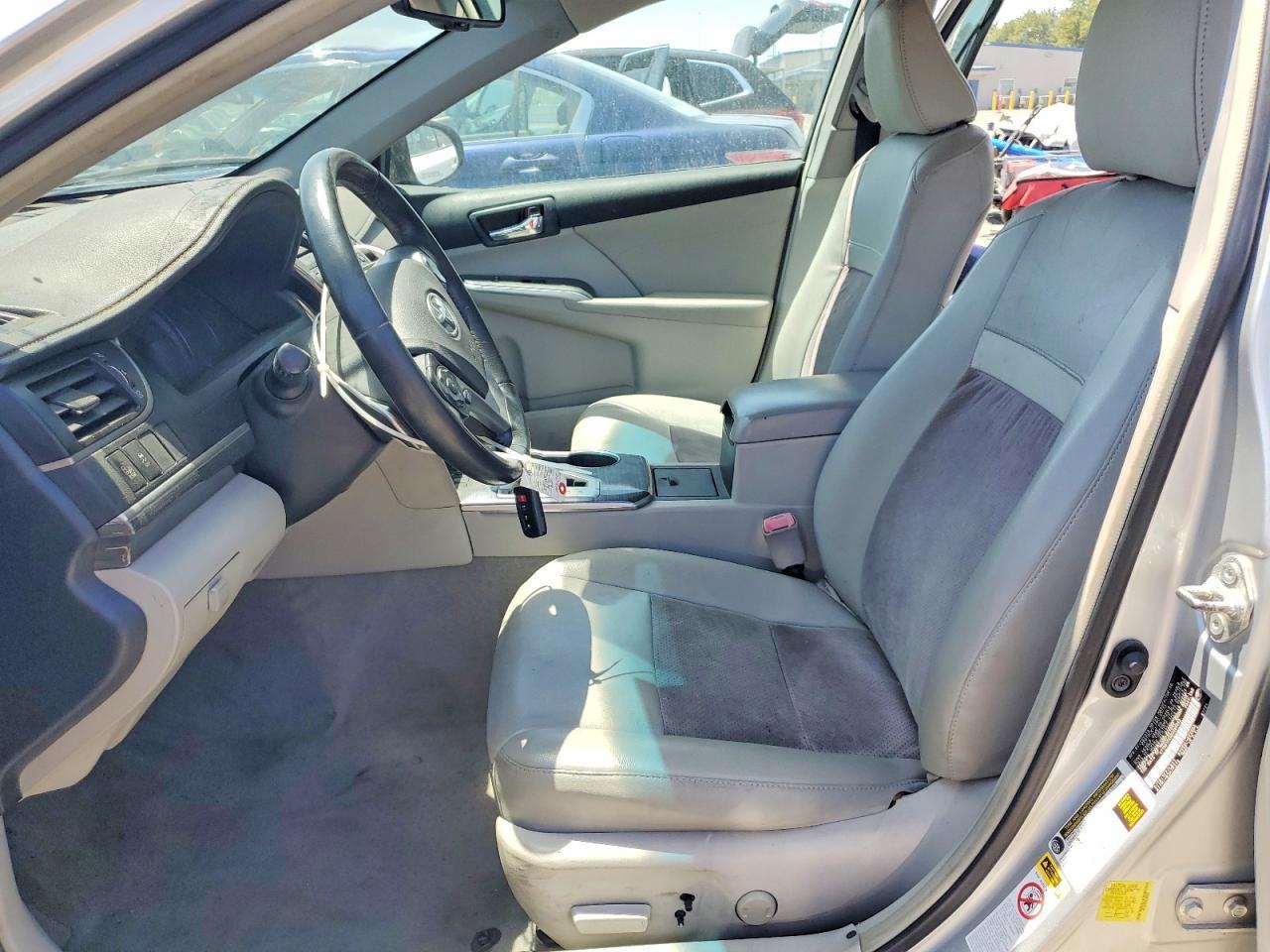 2013 Toyota Camry Hybrid Xle - Image 7