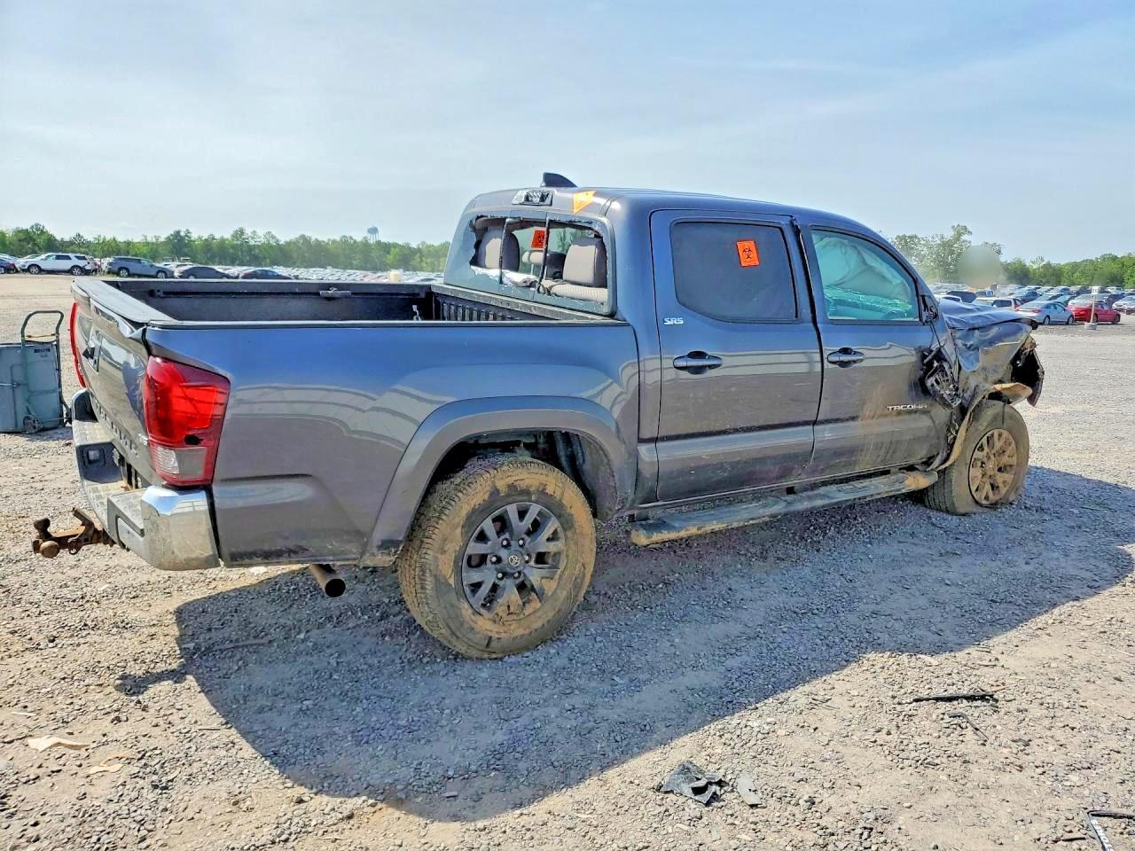 2023 Toyota Tacoma Sr5 V6 - Image 3