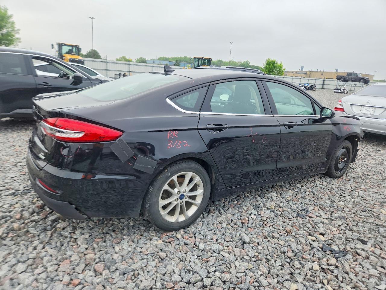 2019 Ford Fusion Se - Image 3