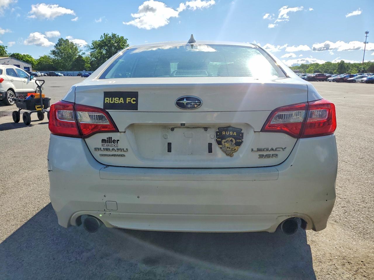 2016 Subaru Legacy 3.6R Limited - Image 6
