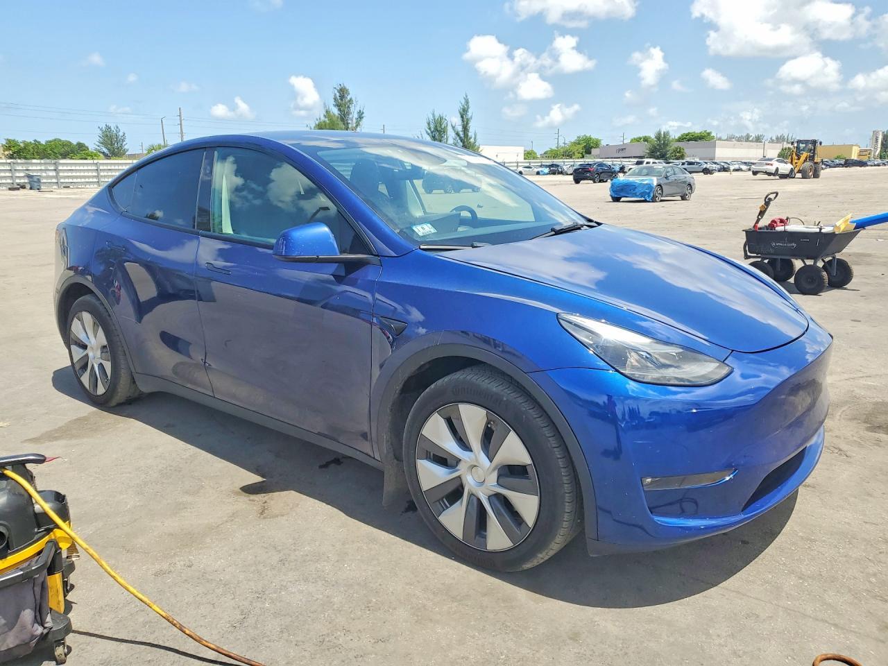 2023 Tesla Model Y - Фото 4