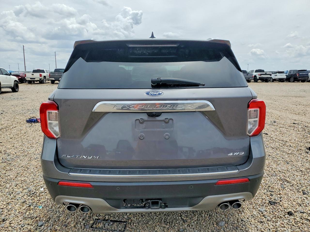 2021 Ford Explorer Platinum - Image 6