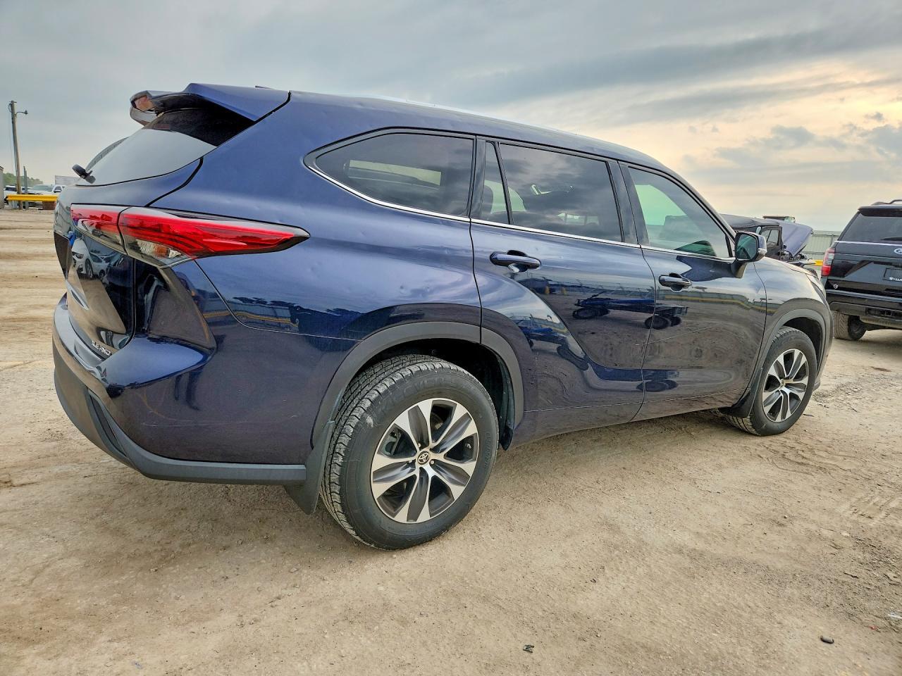2020 Toyota Highlander Xle - Фото 3