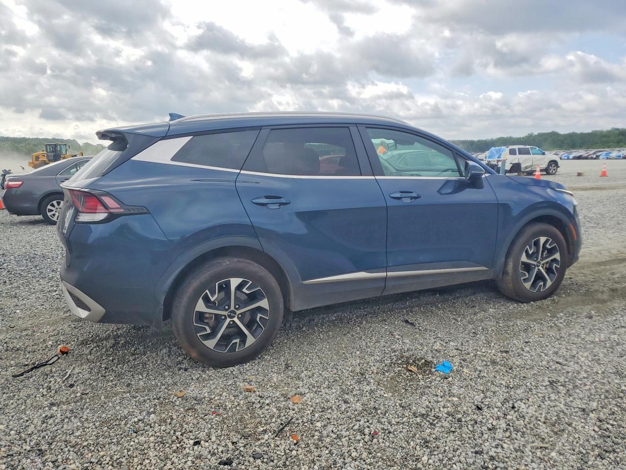 2023 Kia Sportage Ex - Image 3