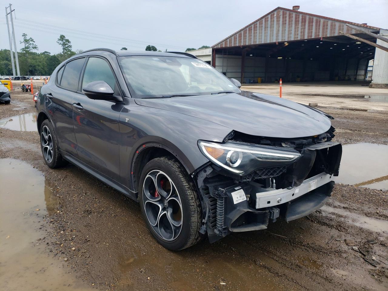 2022 Alfa Romeo Stelvio Ti - Image 4