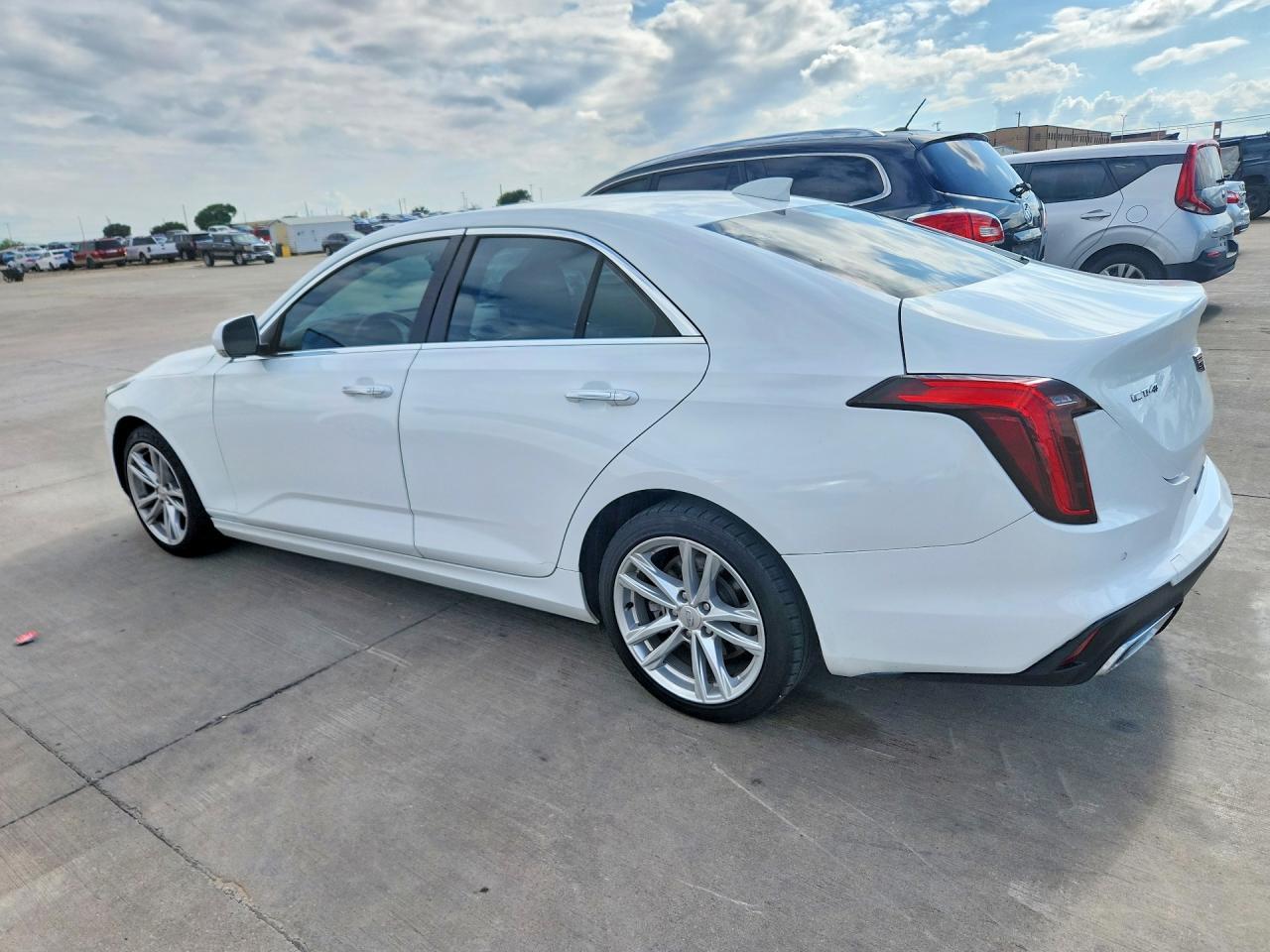 2022 Cadillac Ct4 Luxury - Image 2