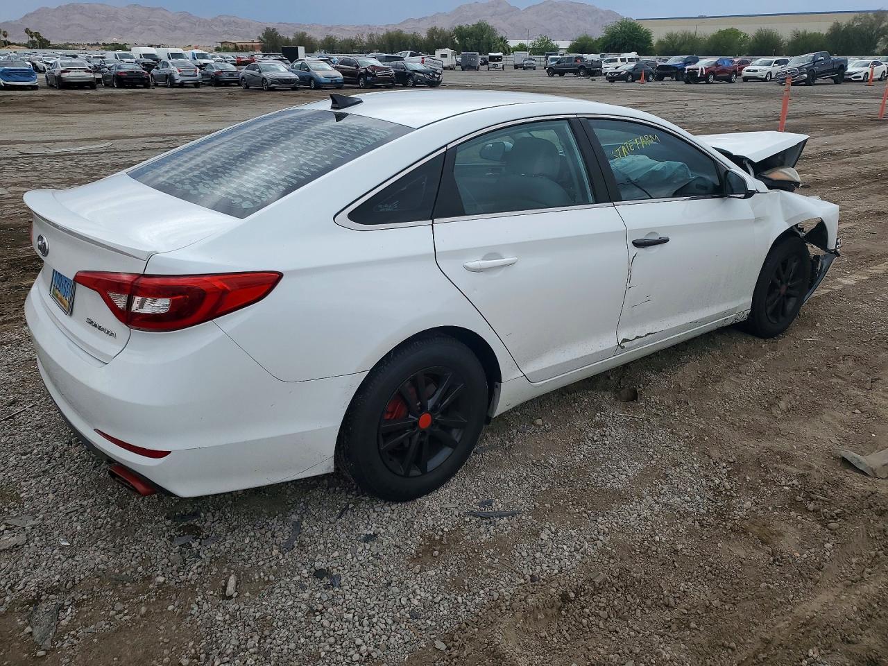 2017 Hyundai Sonata Se - Image 3