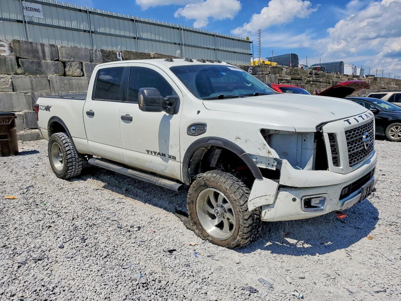 2016 Nissan Titan Xd Pro-4X - Фото 4