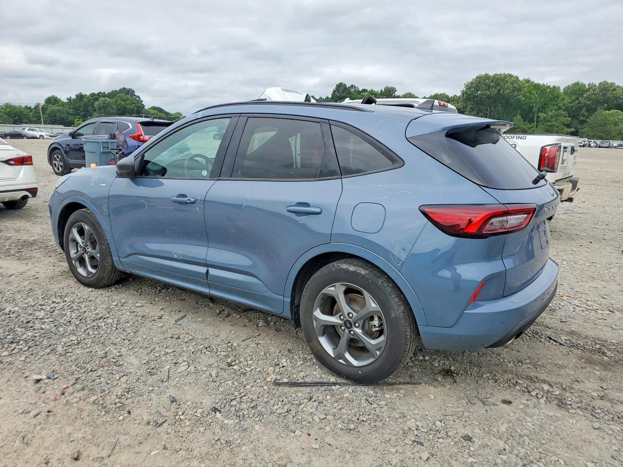 2023 Ford Escape St Line - Image 2