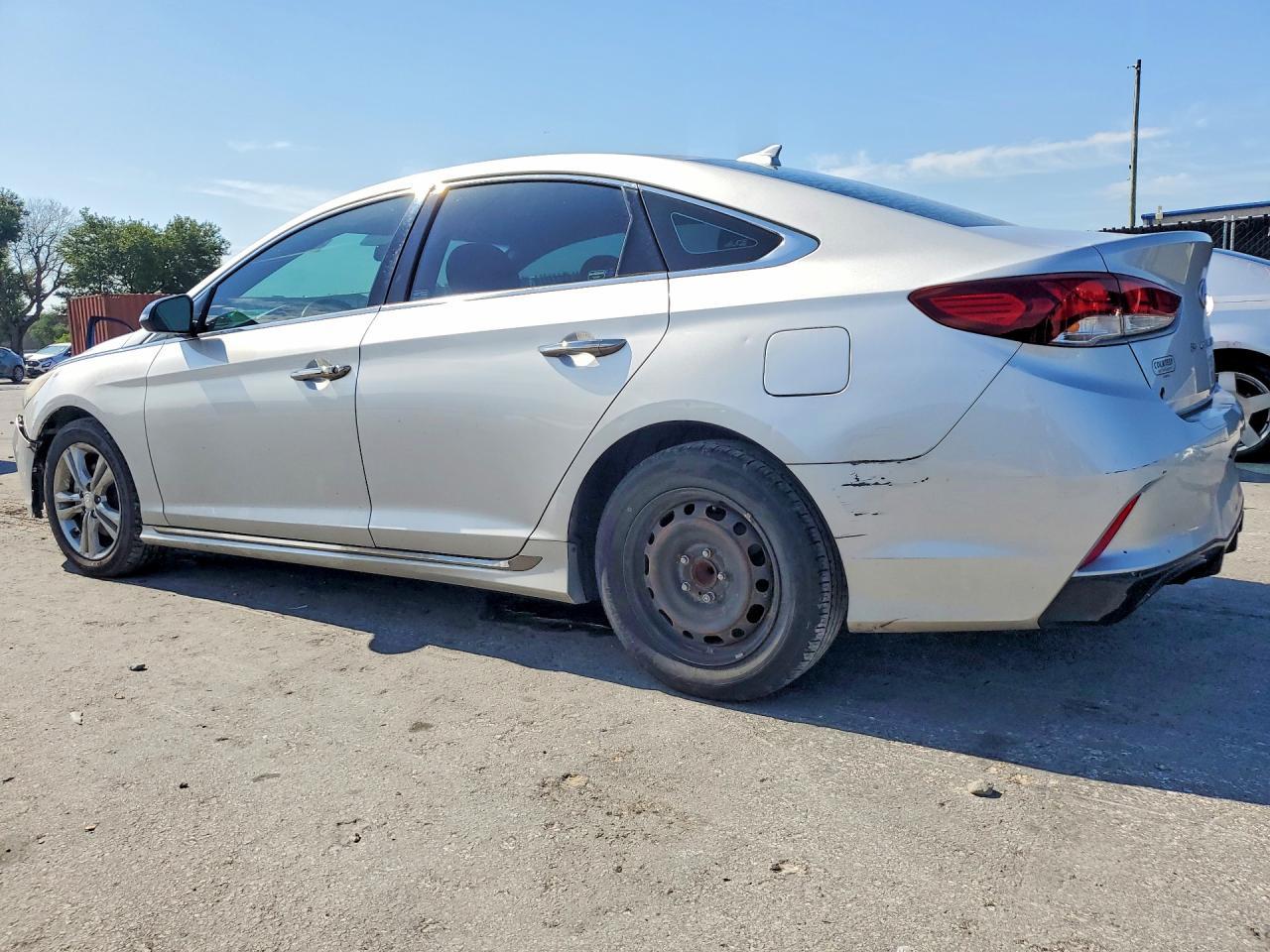 2018 Hyundai Sonata Sport - Фото 2