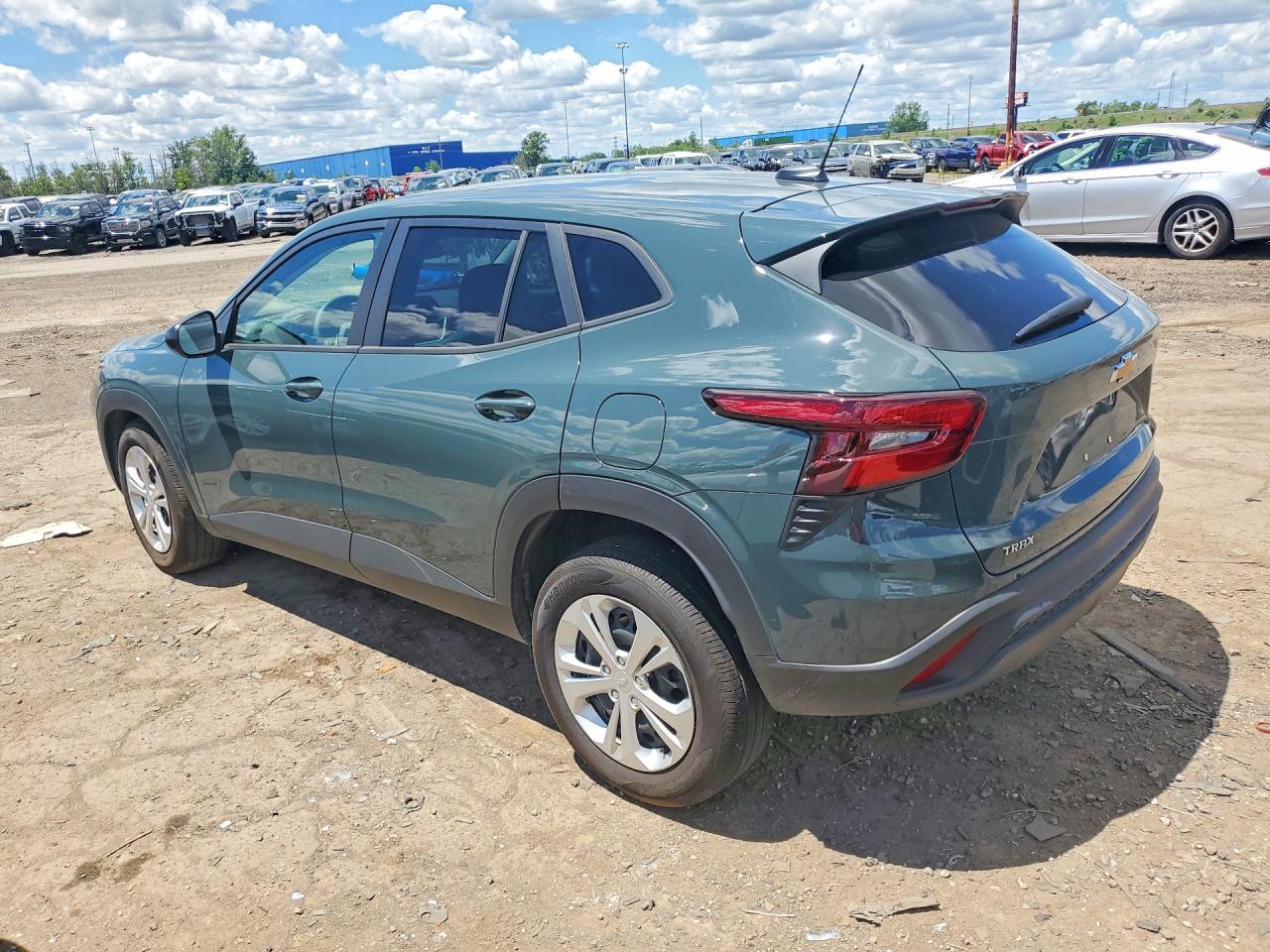 2025 Chevrolet Trax Ls - Image 2