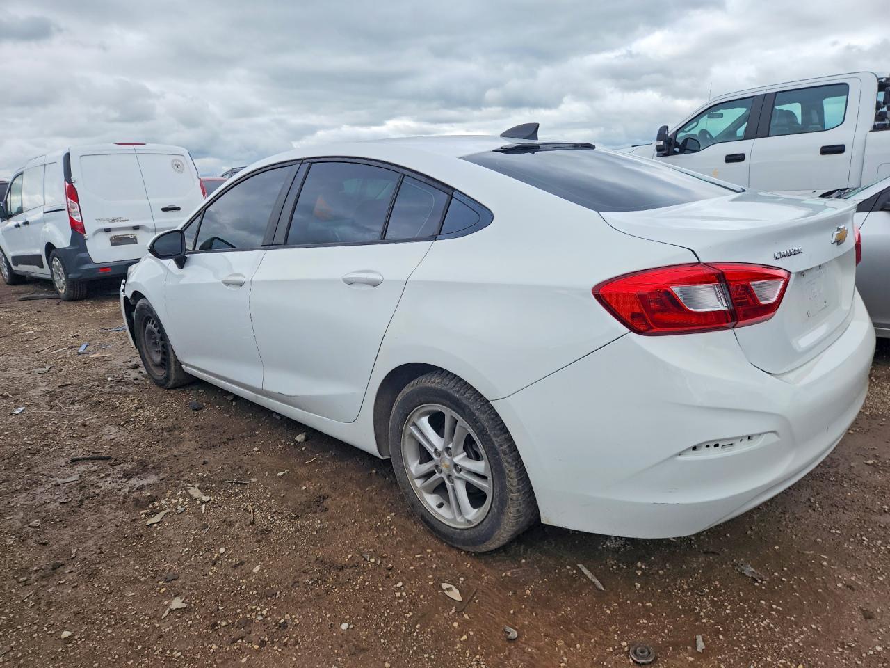 2018 Chevrolet Cruze Ls - Фото 2