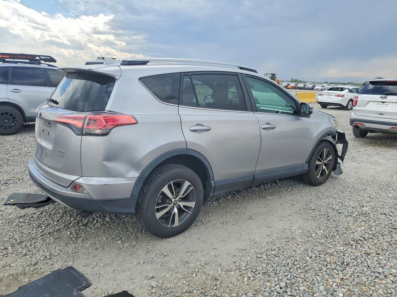 2017 Toyota Rav4 Xle - Фото 3