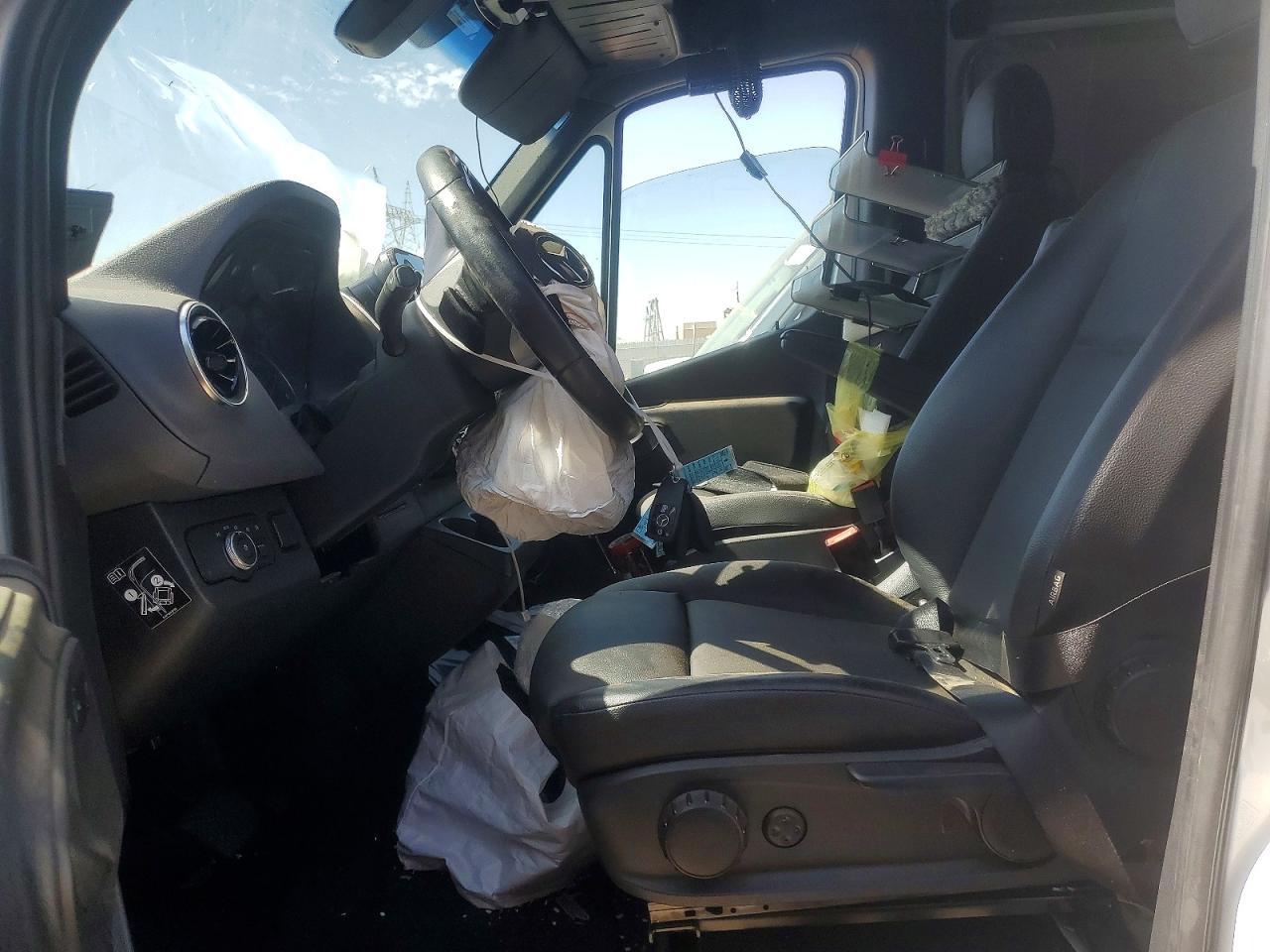 2025 Mercedes Benz Sprinter 2500 Delivery Van - Фото 7