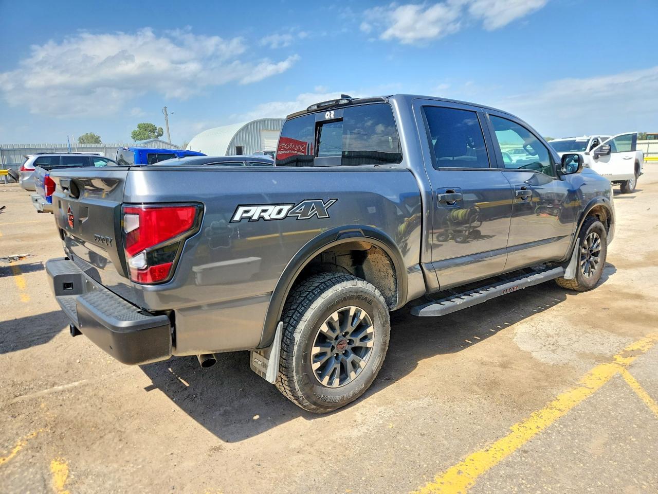2024 Nissan Titan Pro-4X - Фото 3