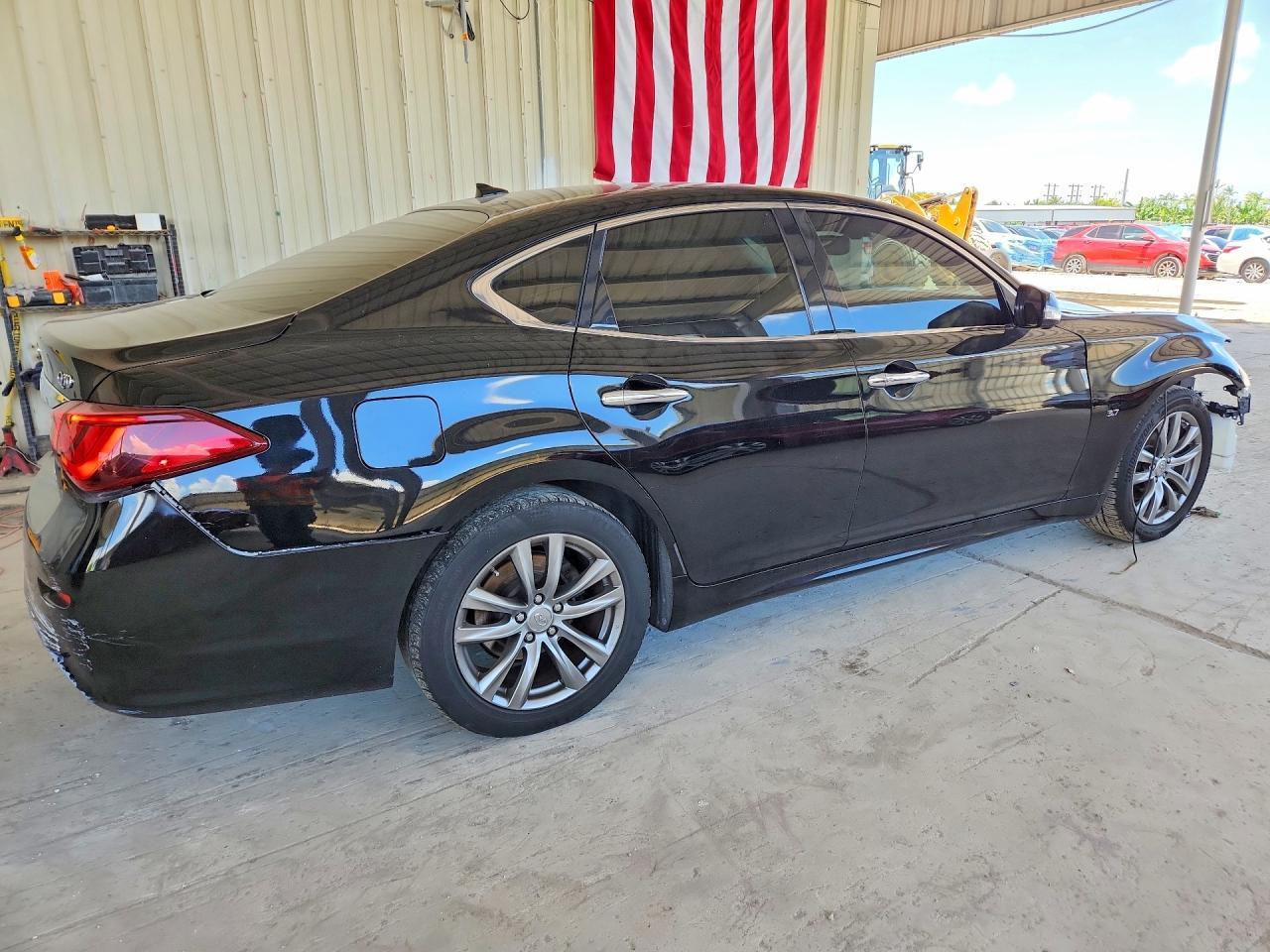 2016 Infiniti Q70 3.7 - Фото 3
