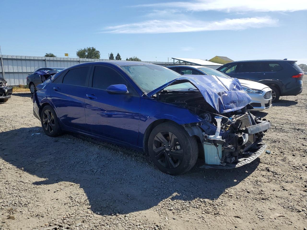 2021 Hyundai Elantra - Фото 4