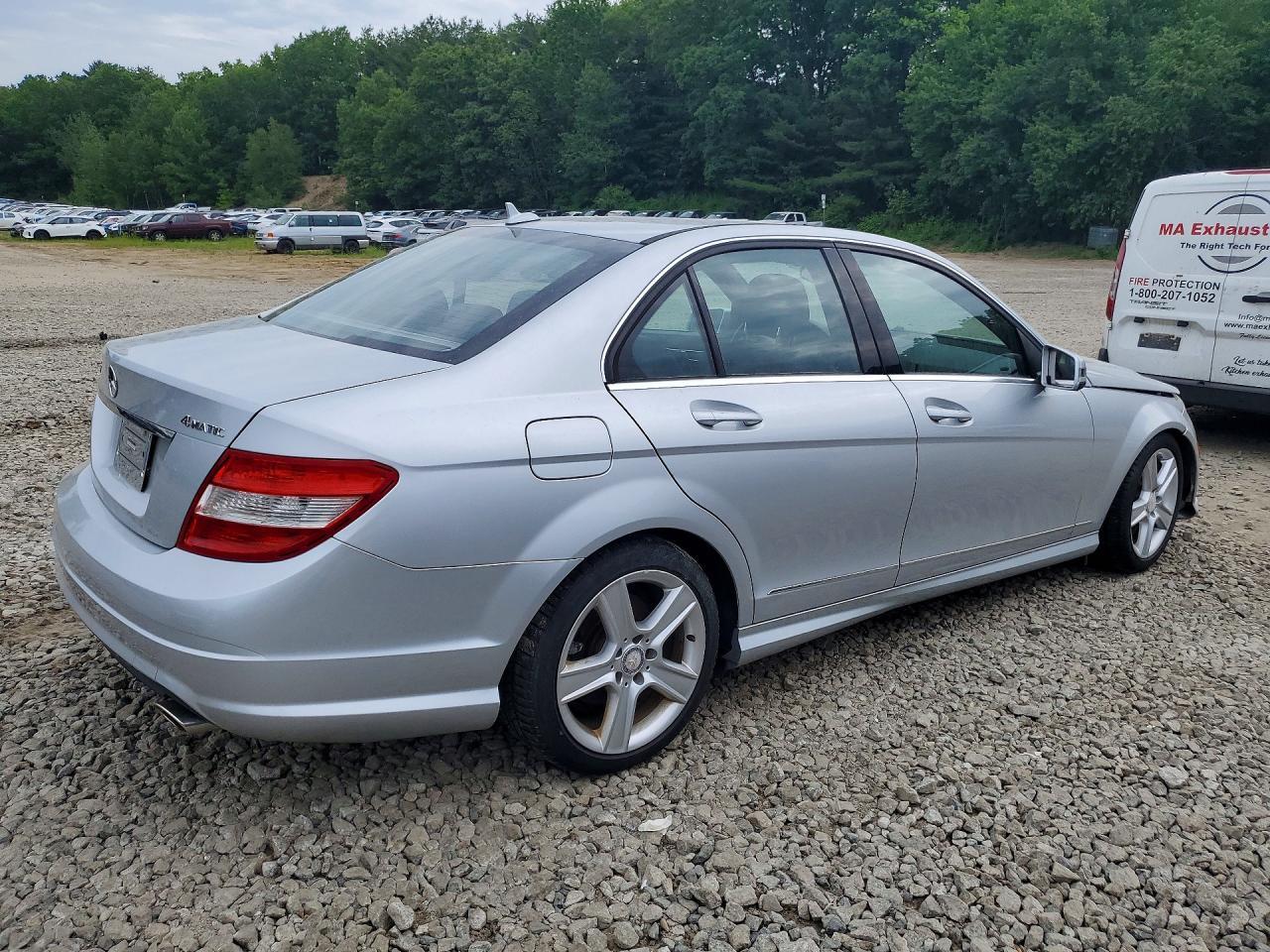 2010 Mercedes-Benz C 300 4Matic - Фото 3