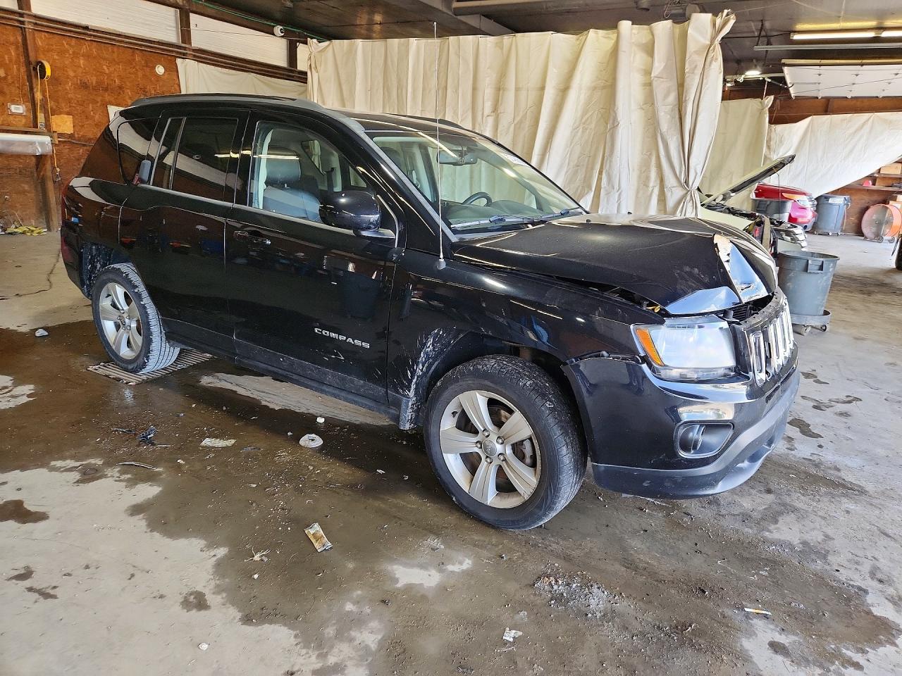 2014 Jeep Compass Latitude - Image 4