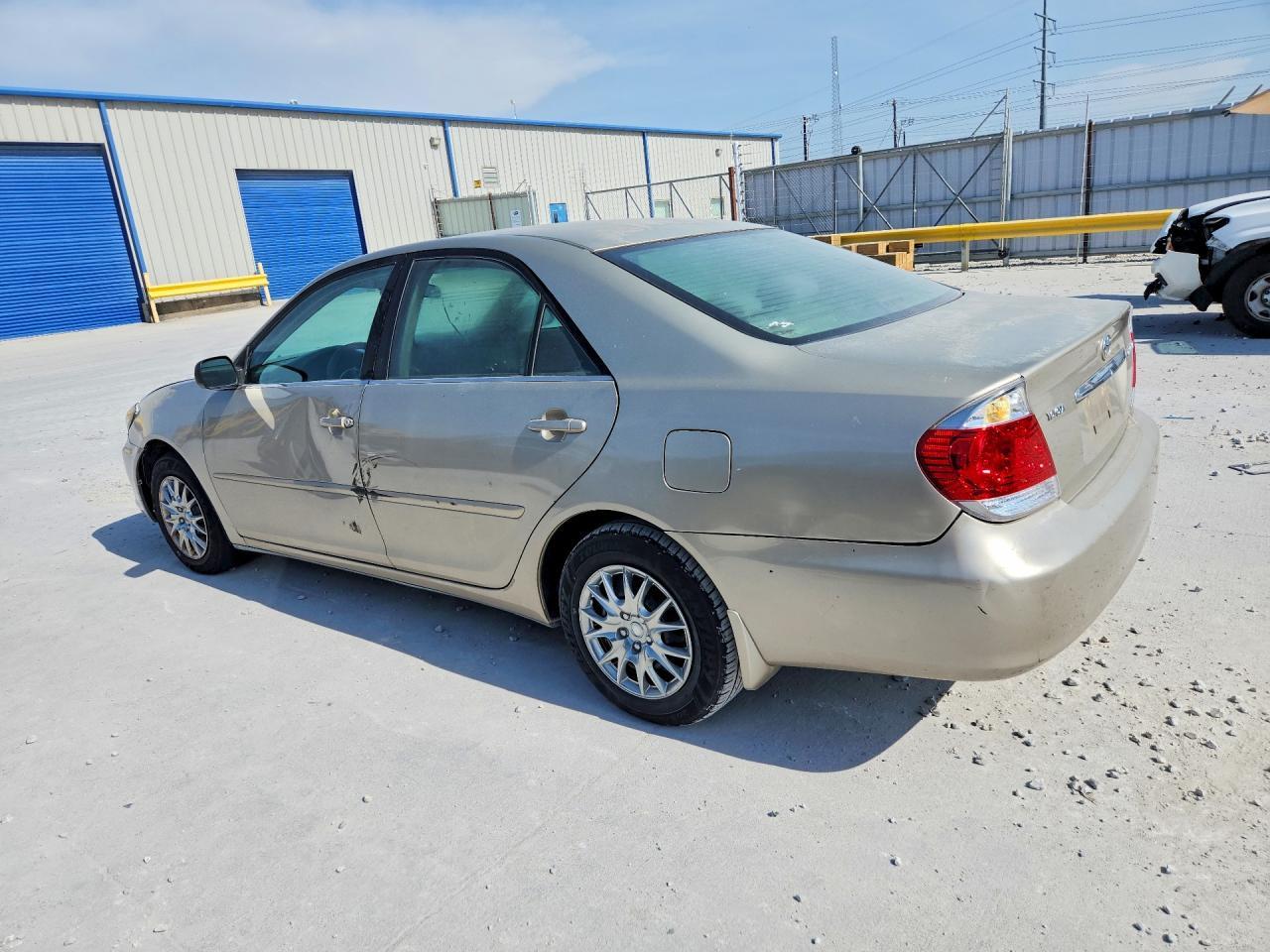 2006 Toyota Camry Le - Image 2