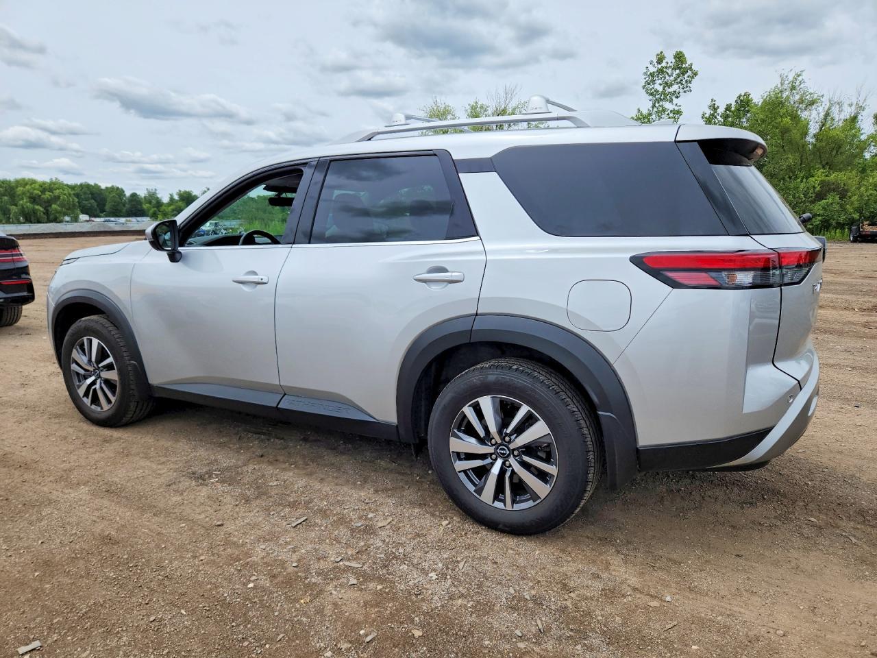 2024 Nissan Pathfinder Sl - Фото 2